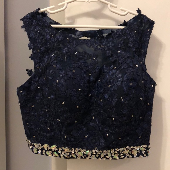 Formal dress - Picture 2 of 6